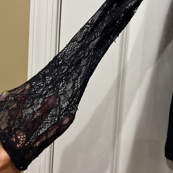 Vanessa Collezione Black Blouse with sheer sleeves size small - Picture 2 of 3